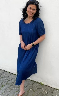 Say INA Copenhagen Kjole - Daniella Denim - Denim Blue W. White Stitches