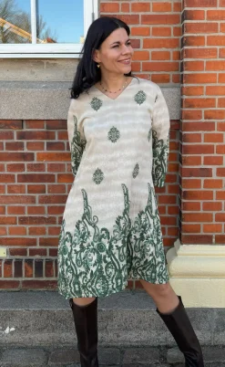 Say INA Copenhagen Kjole - Arianna - Green Paisley