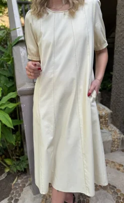 Say INA Copenhagen Kjole - Daniella Denim - Creme W. Brown Stitches