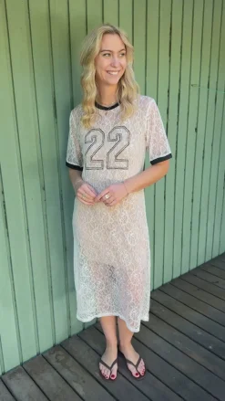 Say INA Copenhagen Kjole - Susanna Football - White Lace (vendbar)