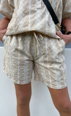Say INA Copenhagen Shorts - Erica - Camel/White Embroidery