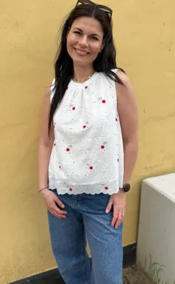 Say INA Copenhagen Top - Silja - White Lace W. Embroidery Flowers
