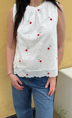 Say INA Copenhagen Top - Silja - White Lace W. Embroidery Flowers
