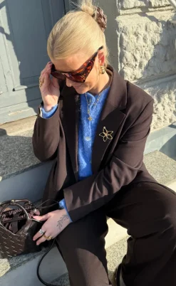 Smykkeli Copenhagen Halskæde - Textured Flower - Gold Colour