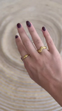 Smykkeli Copenhagen Ring - Helena Hammered - Golden