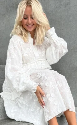 Stories From The Atelier Kjole - Your Heart - White