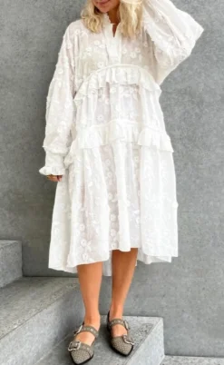 Stories From The Atelier Kjole - Your Heart - White