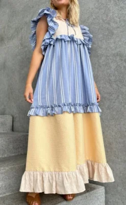 Stories From The Atelier Kjole - Heart Dance - Beige/Light Blue