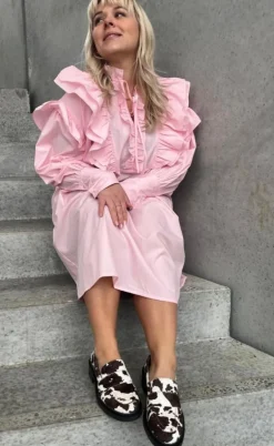 Stories From The Atelier Kjole - My Loving One - Pink