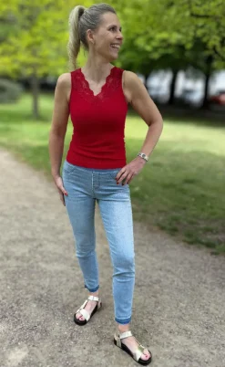 Tim & Simonsen Top - Belen V-Lace - Rosso (vendbar)