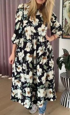 VILA Kjole - Pay - Black w. flowers